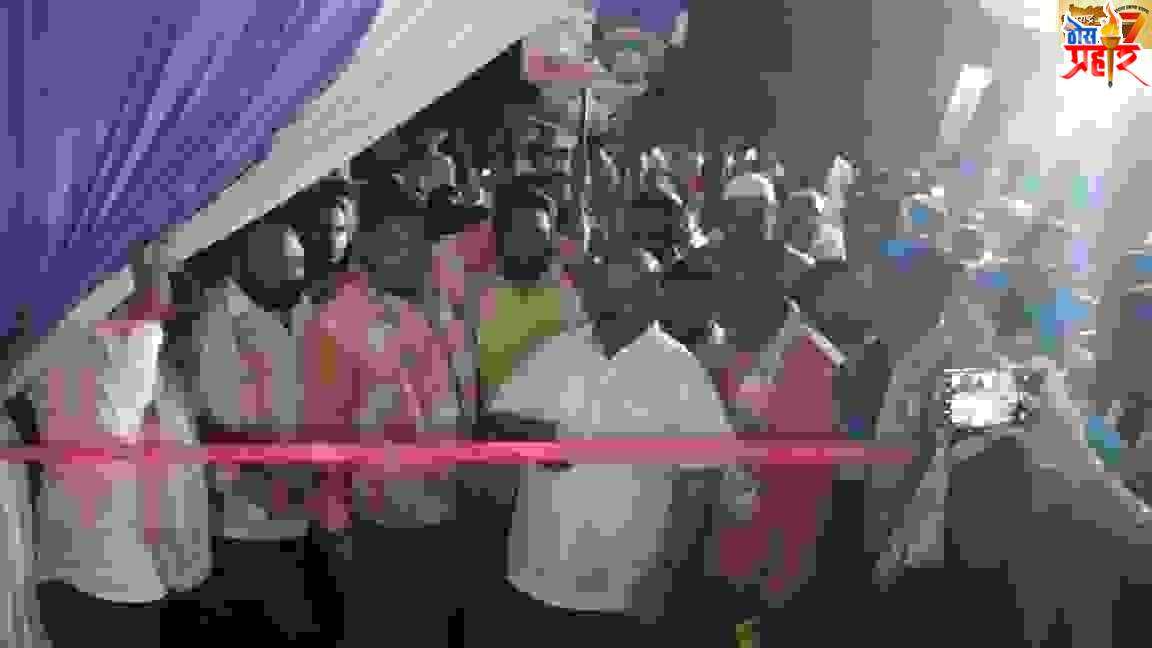 सावदा रोड एकता ट्रान्सपोर्ट येथे नुकताच अपक्ष उमेदवार भुसावळचे माजी आमदार संतोष चौधरी यांच्या हस्ते भव्य प्रचार कार्यालयाचे उद्घाटन