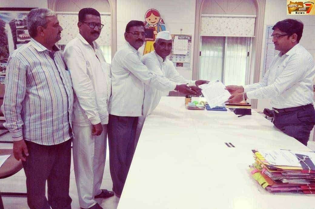 जिल्ह्यात ओला दुष्काळ जाहिर करून दुष्काळाच्या निकषाची मदत मिळणे बाबतची मागणी निवेदनाद्वारे