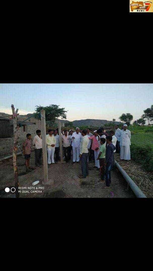 डोंगर पाचेगाव येथील वादळी वारे व पावसाने पडलेल्या घरांची ज्येष्ठ नेते गणपतराव देशमुख यांनी केली पाहणी....