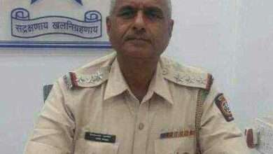 लाच स्वीकारणाऱ्या पोलीस निरीक्षक विश्‍वास साळोखे यांना न्यायालयाने चार वर्ष सक्तमजुरीची शिक्षा सुनावली