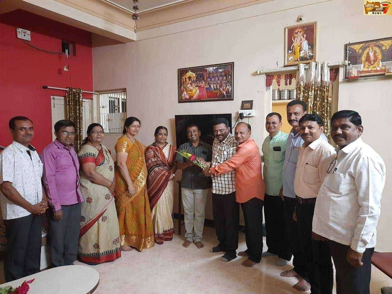 हिंदी अध्यापक मंडळाच्या वतीने सत्कार समारंभ संपन्न