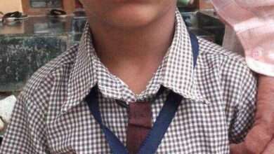 फी साठी चिमुकल्याला वर्ग खोलीत डांबले... गटशिक्षणाधिकारी यांच्याकडे पालकांची तक्रार...