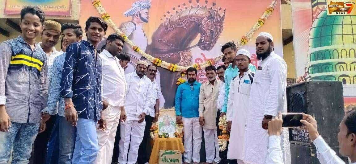 पंढरपुरात शाहिद टिपू सुलतान युवक संघटनेच्यावतीने जयंती साजरी