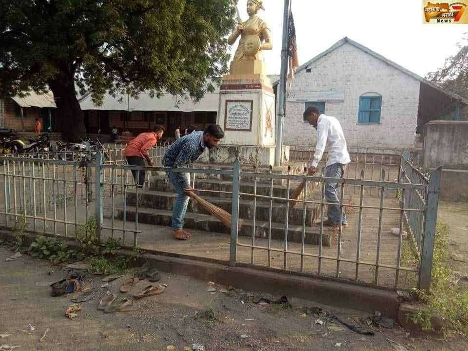 श्री राम प्रतिष्ठान तर्फे रणरागिणी झाशीची राणी याना अनोख्या पद्धतीने वंदना