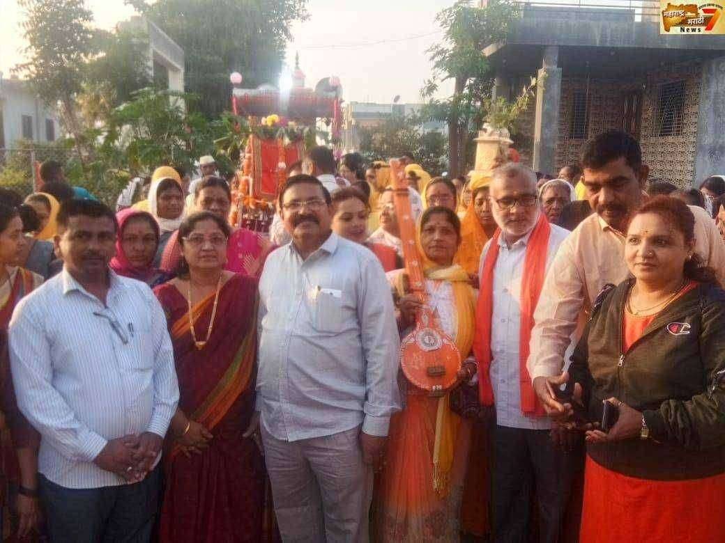 अमळनेर मुंदडा नगरमधील संत गजानन महाराज महीला वारी निघाली शेगांवला