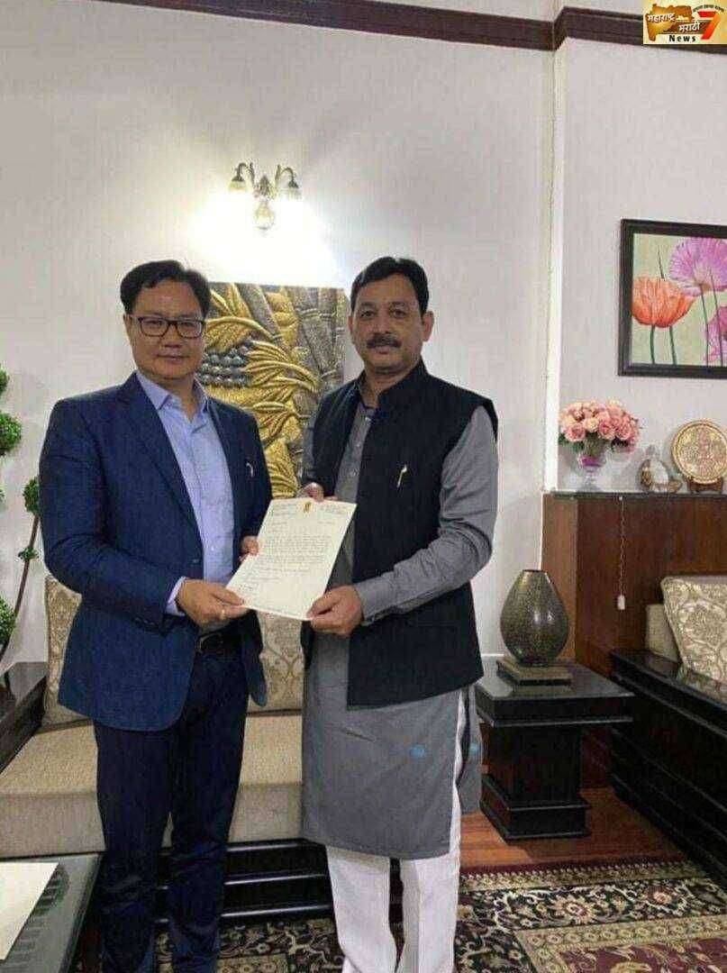 कोल्हापूर येथील ध्यानचंद हॉकी स्टेडियम ला साडेपाच कोटींचा निधी मंजूर - खासदार युवराज संभाजीराजे छत्रपती यांची माहिती -