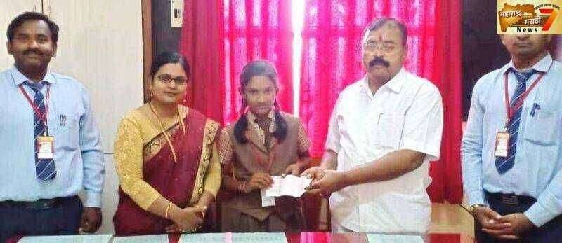 लोटस इंग्लिश स्कूल मधील ऋतुजा सुरवसेला ऑलिम्पियाड फाऊंडेशनतर्फे शिष्यवृत्ती