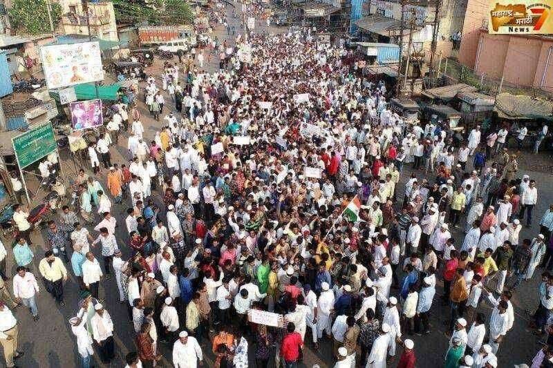 फैजपुरात नागरिकता एनसीआर विरोधात प्रांत कार्यालयावर मुस्लिम समाजाच्या मोर्चा शांततेत