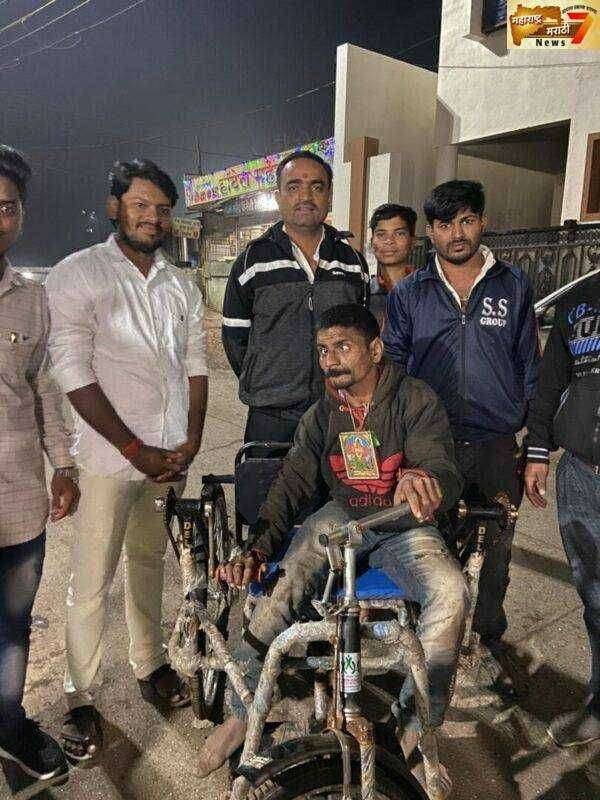 पत्रकार इम्रान शहा यांच्या सहकार्य मुळे अपंगांना मिळाली सायकल हाक मारा साथ देऊ असे आव्हान केले