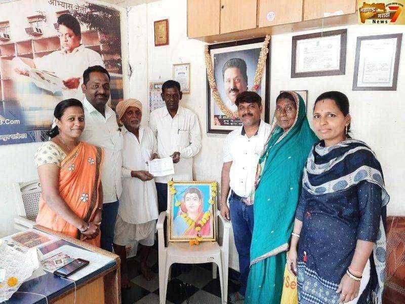 क्रांती ज्योती सावित्रीबाई फुले यांना अभिवादन