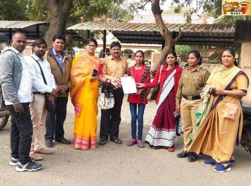 दिव्या फाउंडेशनने घेतले,सावित्रीबाई फुले जयंतीनिमित्त सावित्रीच्या लेकीला दत्तक !