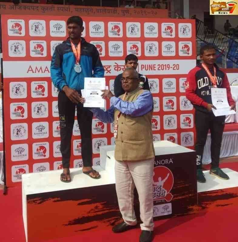 एक वटवृक्षाचा अंकुर कोमजू नये अन्न पाण्याविना