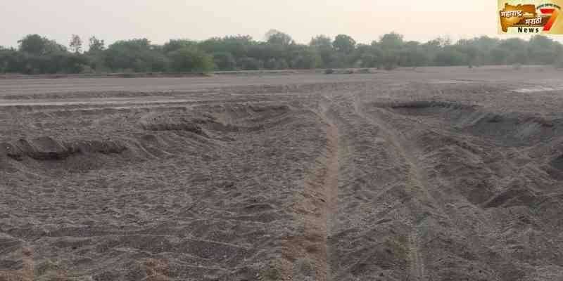 रात्री 10 ते सकाळी 4 वाजे पर्यंत ट्रॅक्टर द्वारा वाळू उत्खनन...कलम 144 चे सरळ सरळ उल्लंघन