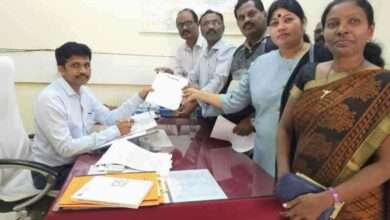 चंद्रपूर येथील आदिवासी महिलेला मारहाण केल्याच्या विरोधात निवेदन