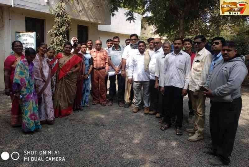 पिक विमा योजनेच्या जाचक अटिंविरोधात फैजपूर येथे शेतकरी व नारीशक्ती चे निवेदन