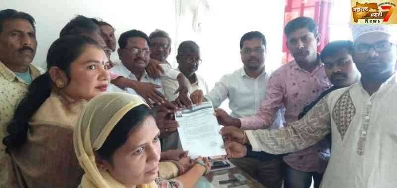 सीए ए अन आर सि सविधान विरोधात तहसीलदारांना निवेदन