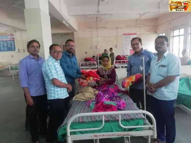 केमिस्ट & ड्रगीस्ट असोसिएशन तर्फे गरजू गरोदर मातांना ब्लॅंकेटचे वितरण