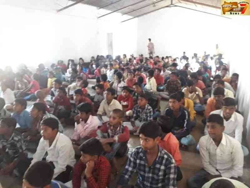 युवा स्पंदन कवी संमेलन व खाऊ वाटप कार्यक्रमाचे आयोजन