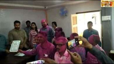 नगरपरिषदेच्या प्रभाग क्रमांक 2 मधील पोटनिवडणूकीत चुरशीच्या  मतदानात प्राजक्ता प्रफुल पाटील या 32 मतांनी विजयी