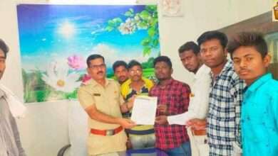 आदिवासी विकास विभाग आयुक्त यांना बरखास्त करा, आँट्रोसिटी दाखल करण्याची मागणी - आर्णी येथे उमटले पडसाद