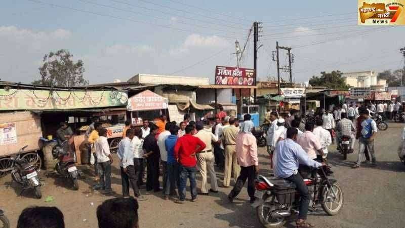 परंडा शहरातील बार्शी रोड वरील अतिक्रमण हटविले