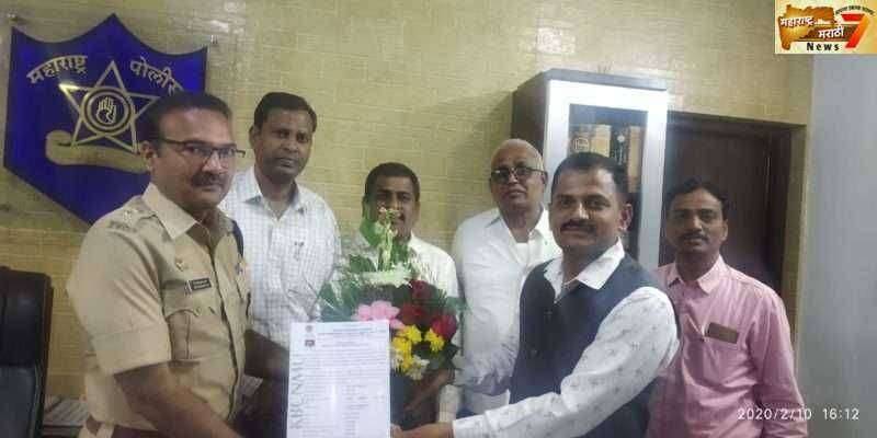 अमळनेर पोलीस स्टेशनचे गोपनीय शाखेचे अंमलदार शरद पाटील यांना पीएच. डी.पदवी प्राप्त