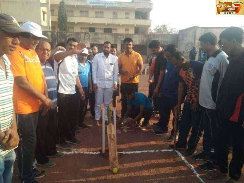 मराठी पत्रकार संघ सह इलेक्ट्रॉनिक मीडिया पत्रकार व लोणंद पोलीस स्टेशन यांच्यात रंगला क्रिकेटचा अटीतटीचा सामना लोणंद पोलीस स्टेशनचा विजय