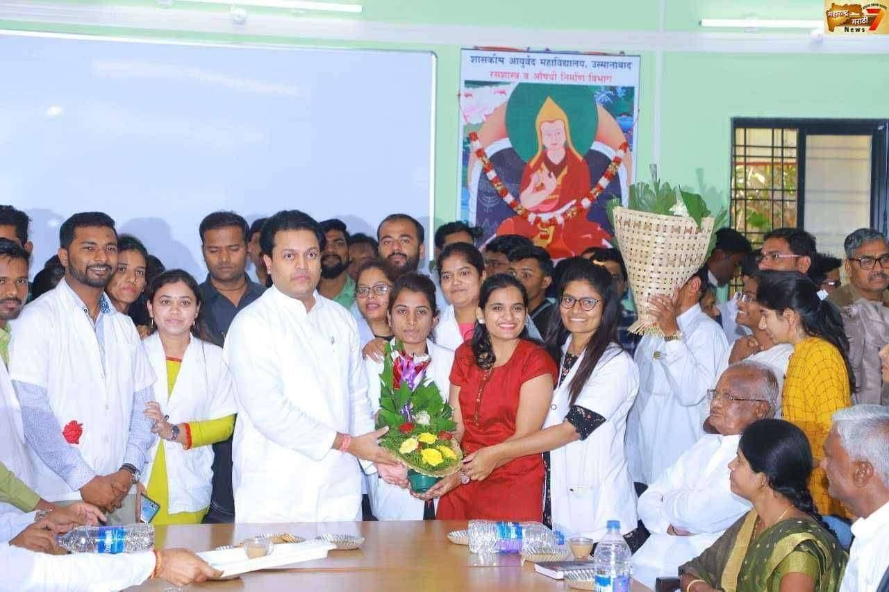 वैद्यकीय महाविद्यालयासाठी तात्काळ प्रस्ताव द्या - ना अमित देशमुख