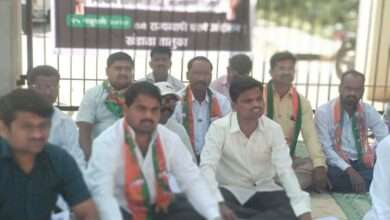 खंडाळा तहसीलदार कार्यालय समोर भाजपाच्या वतीने महा विकास आघाडी चा निषेध करण्यासाठी धरणे आंदोलन