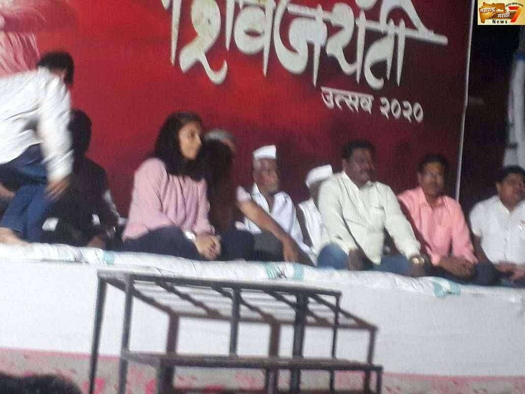 कुस्ती शेत्रा मध्ये पुरुष बरोबर मुलींनी  सामील होऊन राष्ट्रीय पातळीवर खेळावे