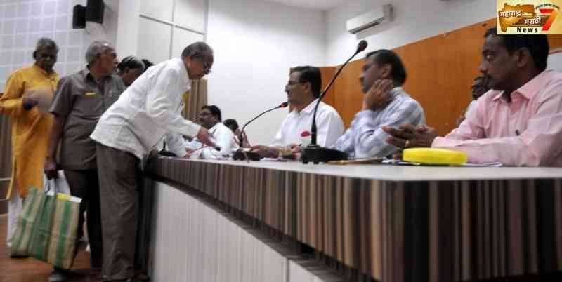 जिल्हास्तरीय लोकशाही दिनी 52 अर्ज दाखल