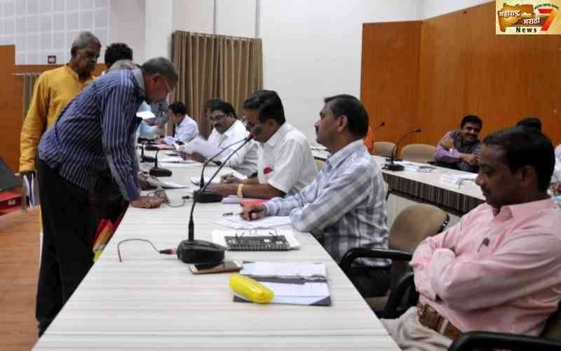 जिल्हास्तरीय लोकशाही दिनी 52 अर्ज दाखल