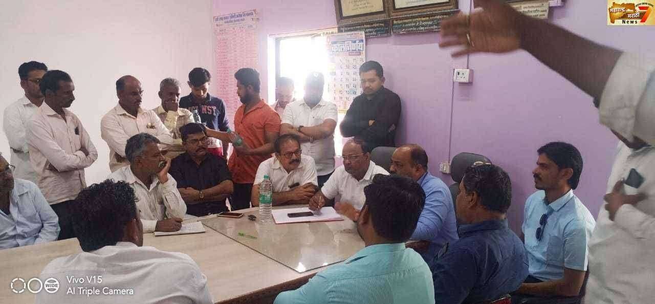 करोना व्हायरस संबंधी पशुसंवर्धन अधिकारी व व पोल्ट्री फार्म चे शेतकरी यांची बैठक