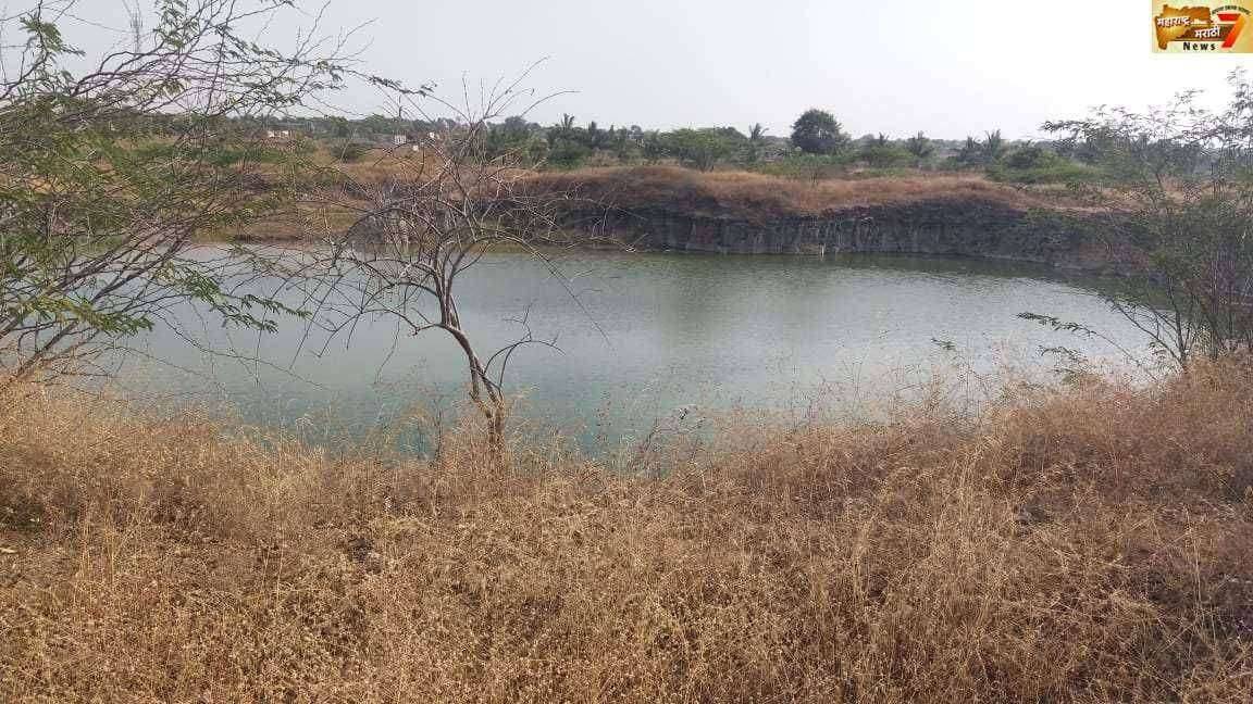 वाळू माफियाकडुन देवस्थानच्या  जमीनीचा बेकायदेशीर आणि बिनधास्त पणे  वापर