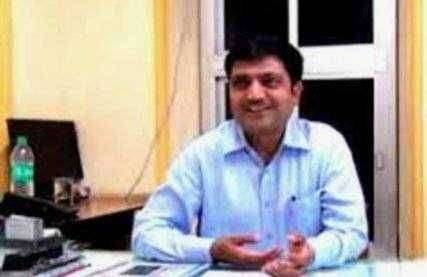 शासकीय आश्रमशाळेतील विद्यार्थ्यांच्या मुलभूत सोयीसुविधांकडे प्राधान्याने लक्ष द्यावे -जिल्हाधिकारी डॉ. अविनाश ढाकणे