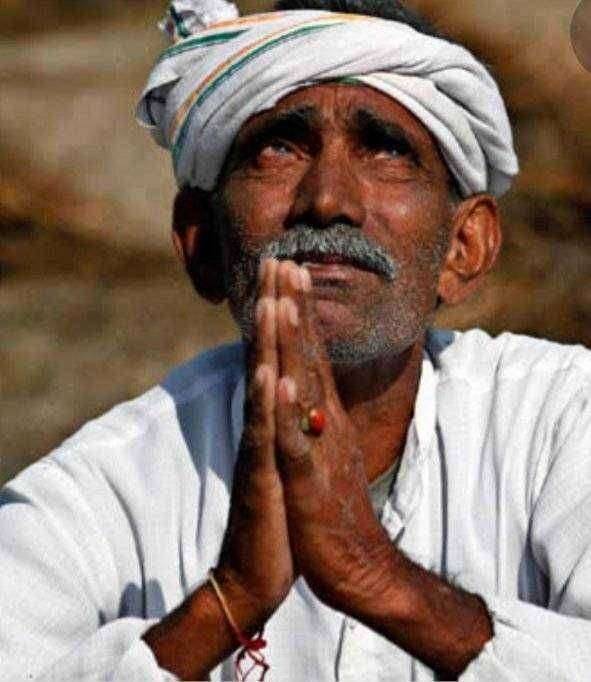 दोन लाख रुपये कर्ज माफ झाल्यानेशेतकऱ्याचे पाणावले डोळे....मा ना बच्चू कडू यांनी केले ट्विट