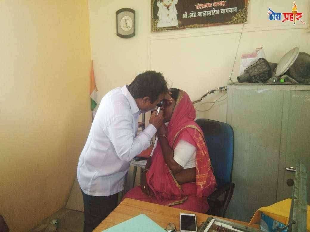 लोणंद शहरातील गणपती मंदिर कार्यालय मध्ये सेवासदन लाइफ लाइन सुपर स्पेशालिस्ट हॉस्पिटल मिरज यांच्या सौजन्याने नेत्र शिबिर संपन्न