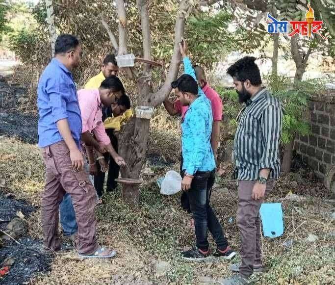 ?प्रेरणादायी...साथ प्रतिष्ठान वतीने निसर्गाचा समतोल राखण्यासाठी पशुपक्षांसाठी खाद्य व पानवठे बांधून नैसर्गिक रंगाची उधळण करीत केली रंगपंचमी साजरी...