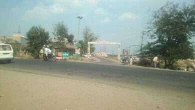 लोणंद शहरात मोरया नगर मध्ये गतिरोधक तातडीने सार्वजनिक बांधकाम खात्याने बसवावा अन्यथा तीव्र आंदोलन गणेश भोसले