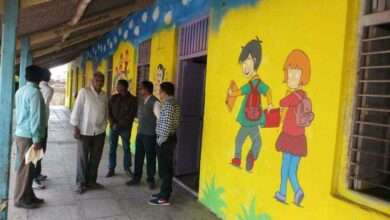 उपक्रमशील शिक्षकाने रंगवली स्वतःच्या कल्पकतेने पाष्टे ची शाळा....