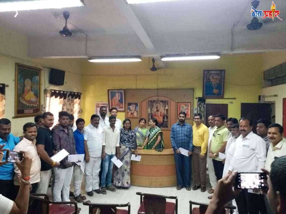 पंढरपूर नगरपरिषदेमधील सफाई कर्मचा-यांच्या ९ वारसांना नगराध्यक्षांच्या हस्ते वारसा हक्काने नियुक्तीचे आदेश वाटप -