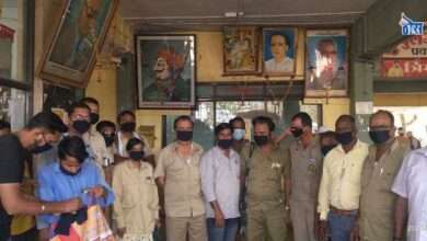 गो- कोरोनाचा जागर करीत दिव्या फाऊंडेशनने वाटले निशुल्क मास्क - बसचालक, वाहक, पोलिस कर्मचाऱ्यांसह नागरीकांनी घेतला लाभ