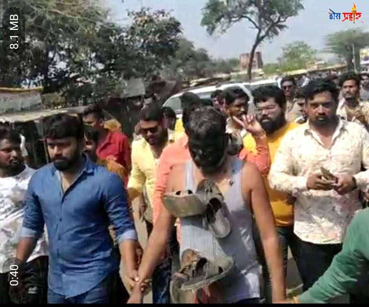 छत्रपती शिवाजी महाराज व त्यांच्या परिवाराबाबत आक्षेपार्ह टीका करणार्या इसमाला शिवप्रेमींनी दिला चोप आरोपी सिंदेवाही पोलिसांच्या ताब्यात