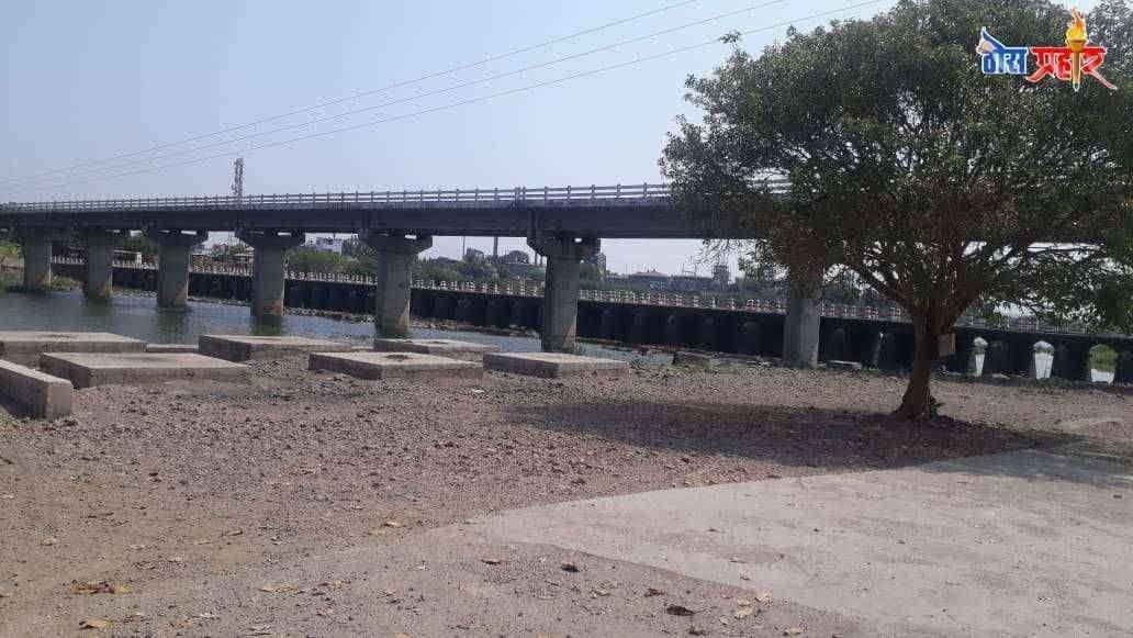 पुणे सातारा जिल्ह्याच्या सीमेवर पाडेगाव मधील श्री शेत्र दत्त मंदिर नदीच्या घाटावर दशक्रिया विधी दोन्ही जिल्ह्यासाठी बंद