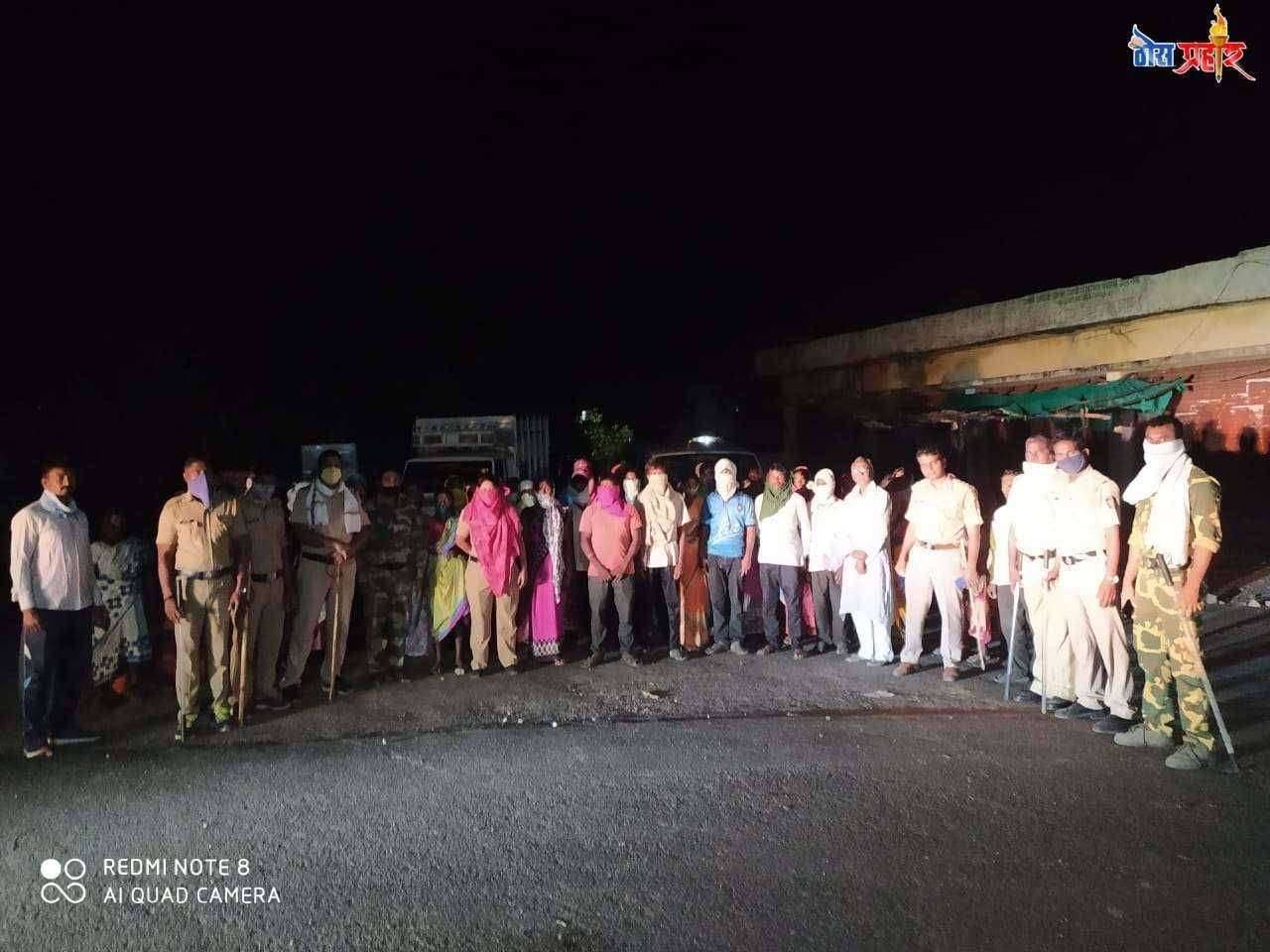 आमदार बंटीभाऊ भांगडीया यांनि मजुरांना पाठविले स्वगावी