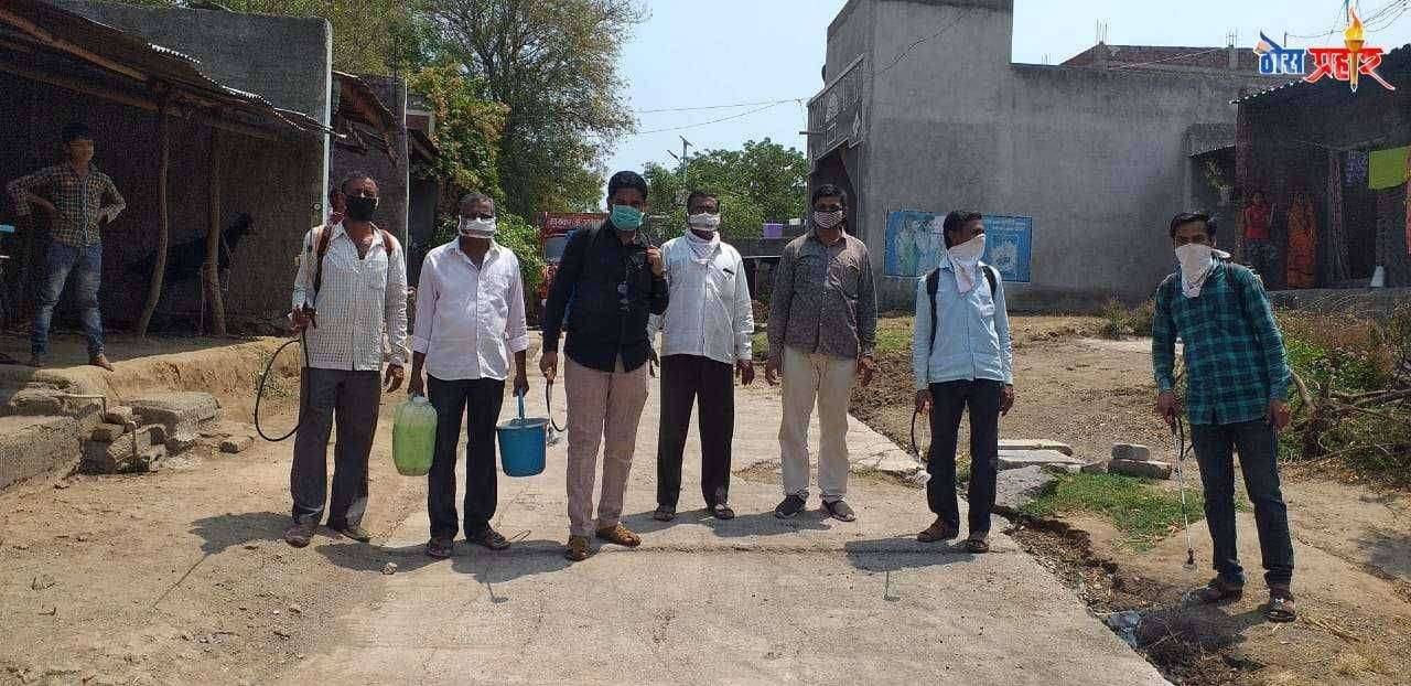 सामर्थ्य प्रतिष्ठान च्या वतीने भिलाली येथे निर्जंतुक फवारणीघराबाहेर न पडण्याचे अमोल माळी यांचे आवाहन