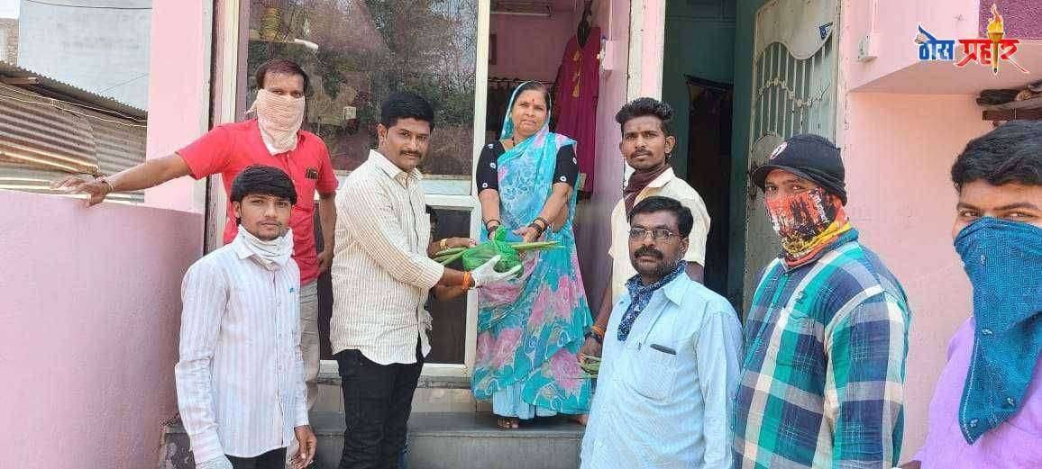 भाजपा युवा मोर्चा,पंढरपूर च्या वतीने संत पेठ,पंढरपूर येथे मोफत भाजीपाला वाटप