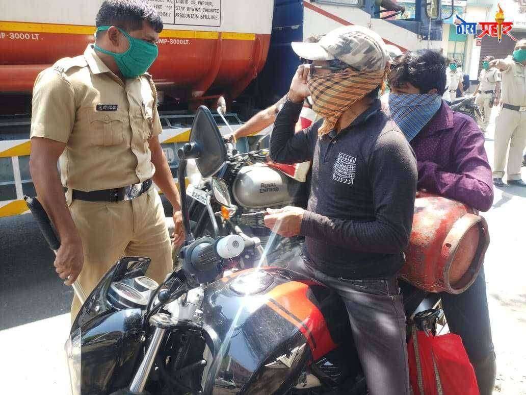 एक एप्रिल पासून लोणंद होणार पाच दिवसांसाठी पुर्णपणे लाॅकडाऊन. नगरसेवक व व्यापाऱ्यांनी उत्स्फूर्तपणे घेतला कठोर निर्णय. लाॅकडाऊन दरम्यान लोणंद पोलिसांची शेकडो दूचाकींवर दंडात्मक कारवाई