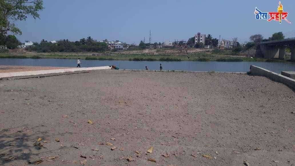 पुणे सातारा जिल्ह्याच्या सीमेवर पाडेगाव मधील श्री शेत्र दत्त मंदिर नदीच्या घाटावर दशक्रिया विधी दोन्ही जिल्ह्यासाठी बंद