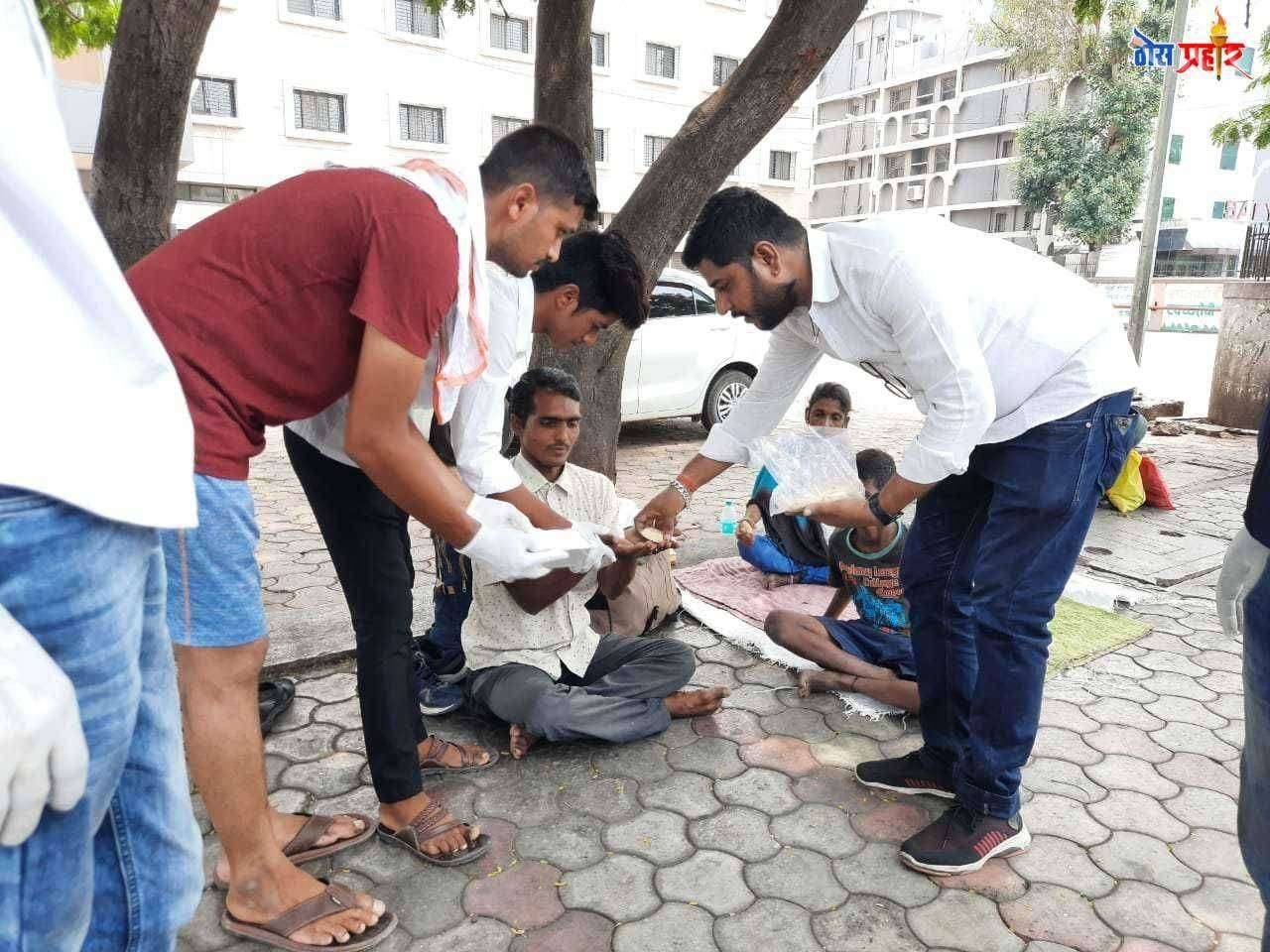 वसा सामाजिक बांधिलकीचा आज कोरोना ह्या विषाणूच्या संसर्ग मुके सर्वत्र भारत लॉक डाऊन मुळे सर्व हॉटेल दुकान तसेच खाण्यापिणाचे कुठलेच साधन उपलब्ध